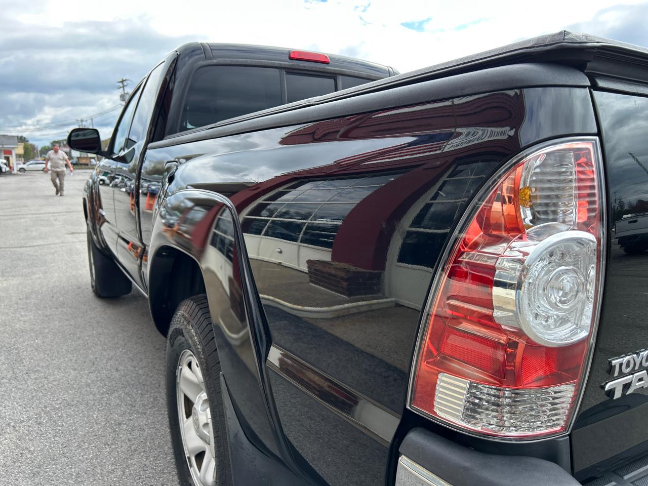 Toyota Tacoma 4WD Access Cab I4 MT (Natl) 2012