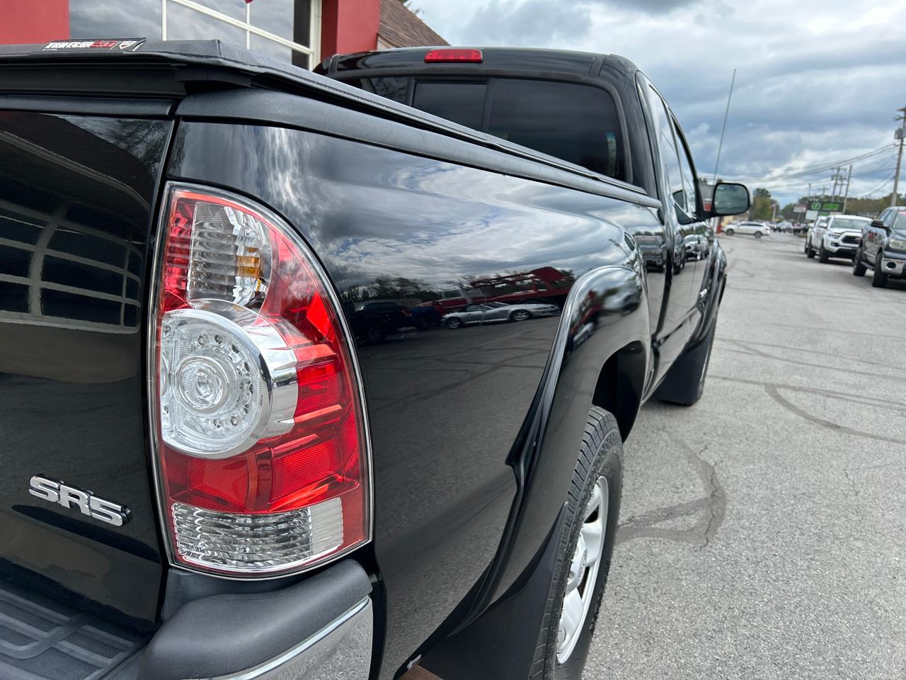 Toyota Tacoma 4WD Access Cab I4 MT (Natl) 2012