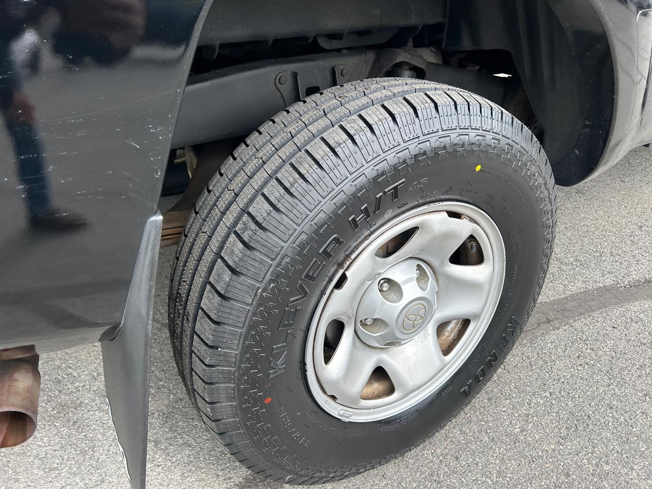 Toyota Tacoma 4WD Access Cab I4 MT (Natl) 2012