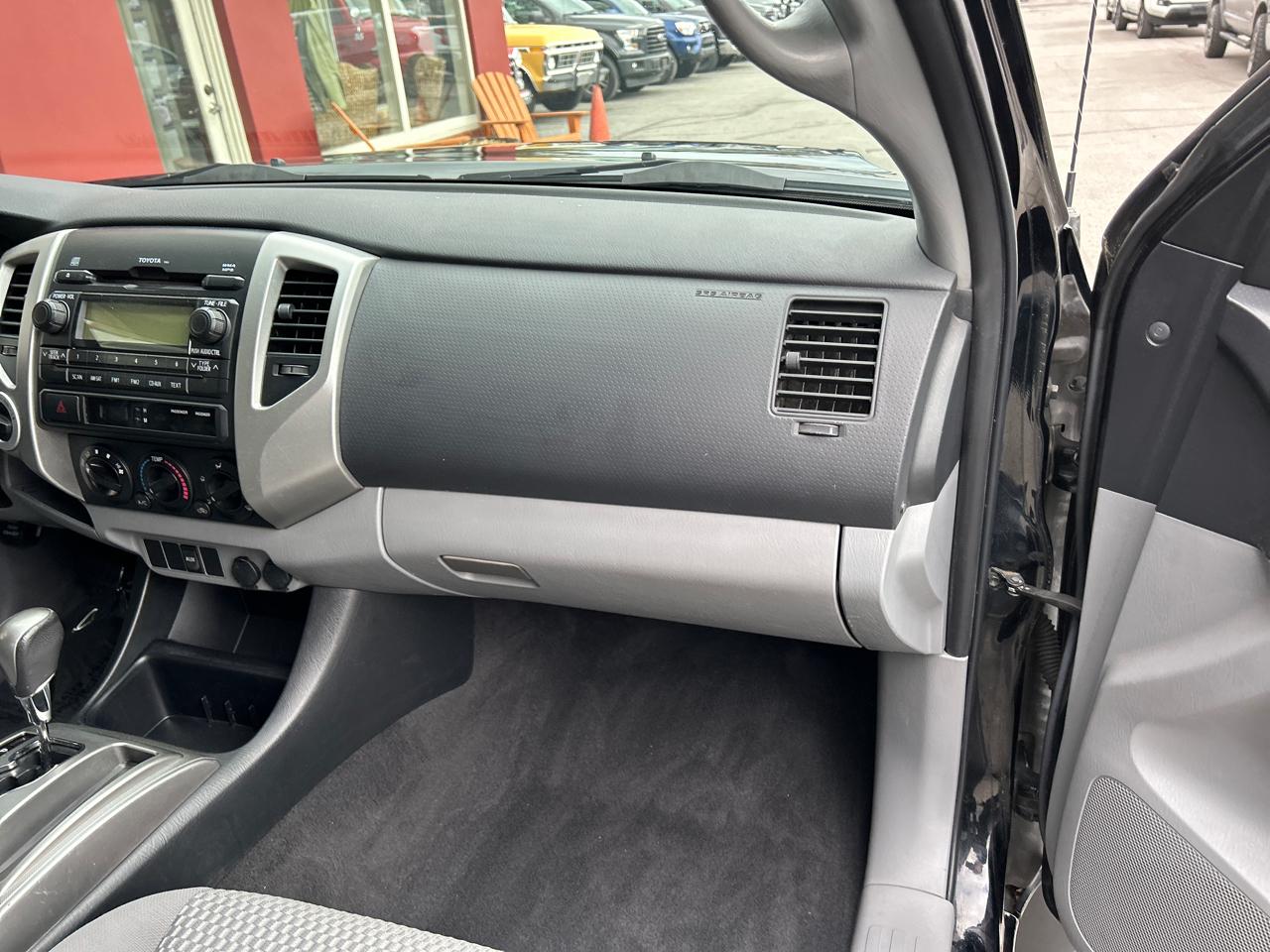 Toyota Tacoma 4WD Access Cab I4 MT (Natl) 2012