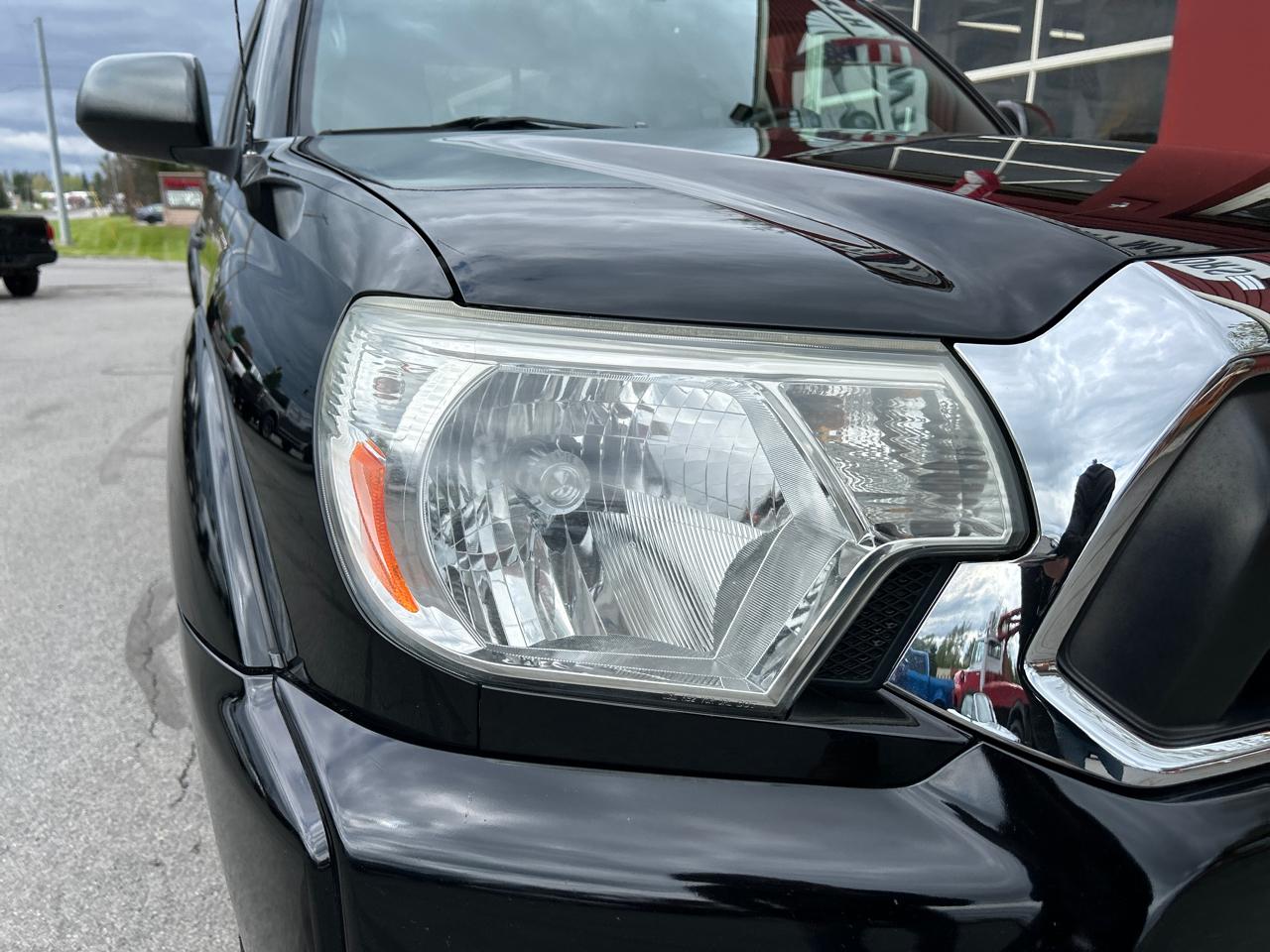 Toyota Tacoma 4WD Access Cab I4 MT (Natl) 2012