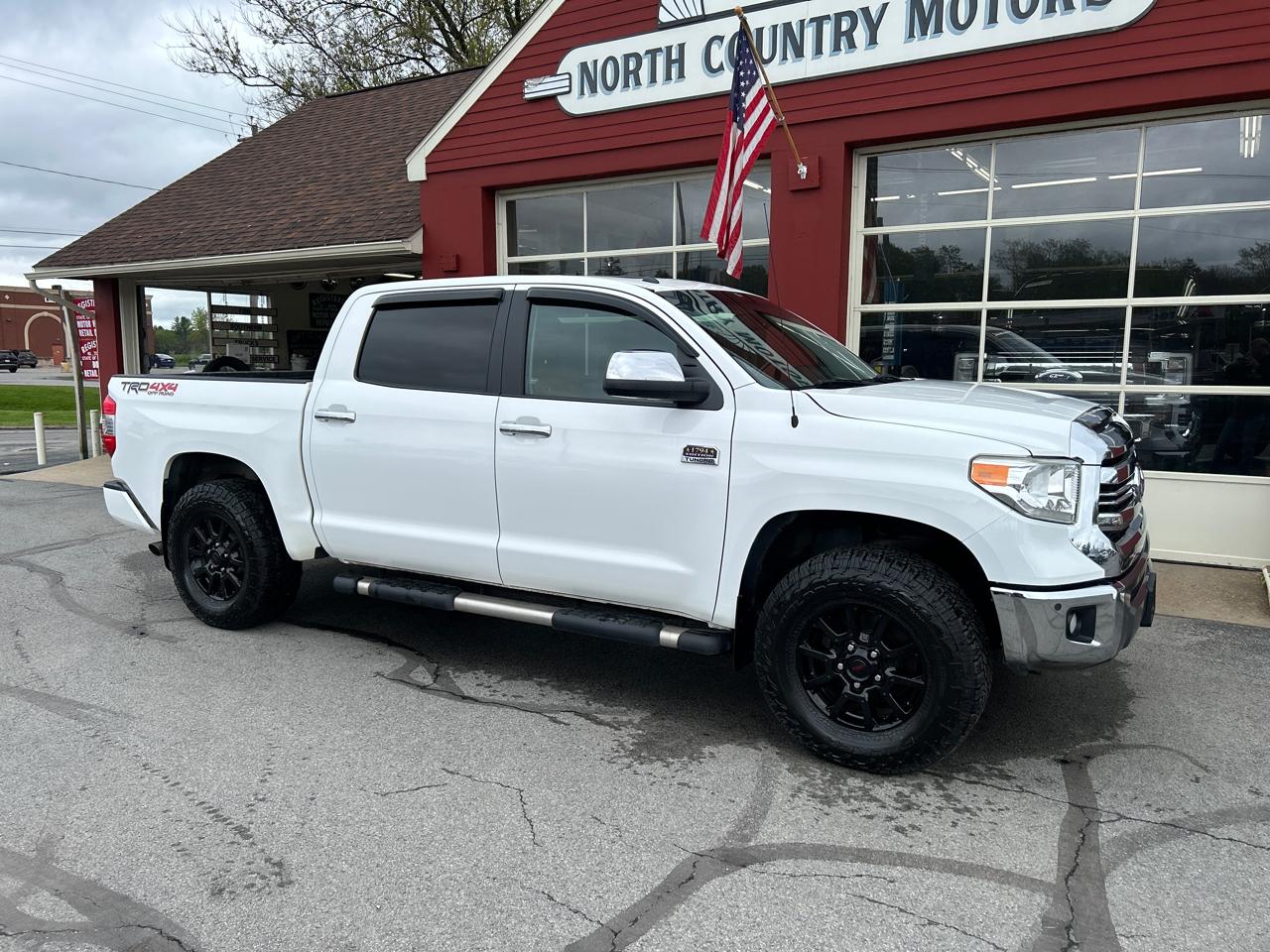Toyota Tundra 4WD 1794 Edition CrewMax 5.5' Bed 5.7L (Natl) 2017