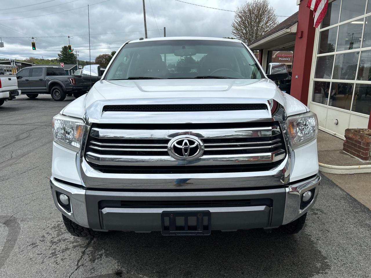 Toyota Tundra 4WD 1794 Edition CrewMax 5.5' Bed 5.7L (Natl) 2017