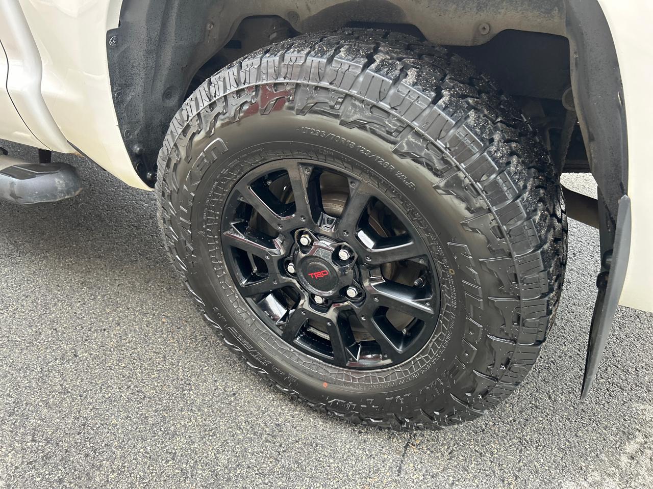 Toyota Tundra 4WD 1794 Edition CrewMax 5.5' Bed 5.7L (Natl) 2017