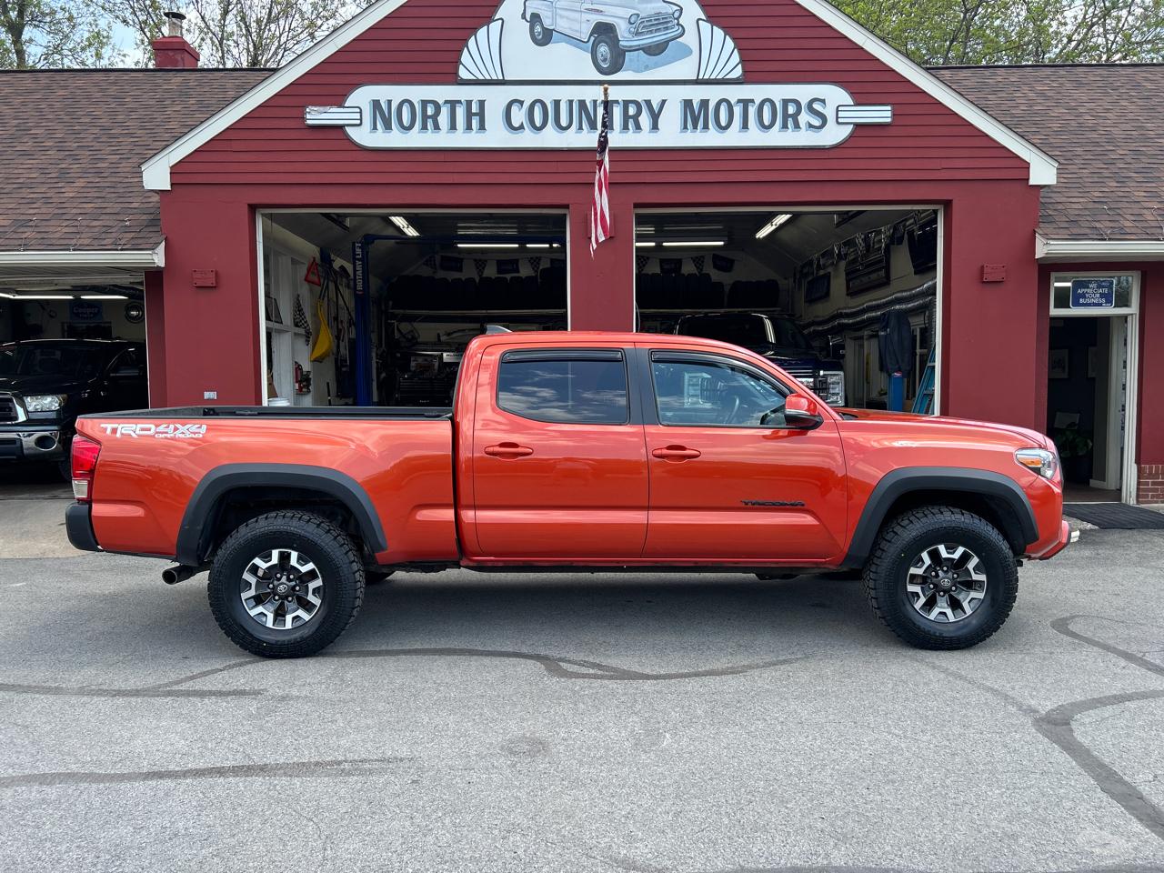 Toyota Tacoma 4WD Double Cab LB V6 AT TRD Off Road (Natl) 2017