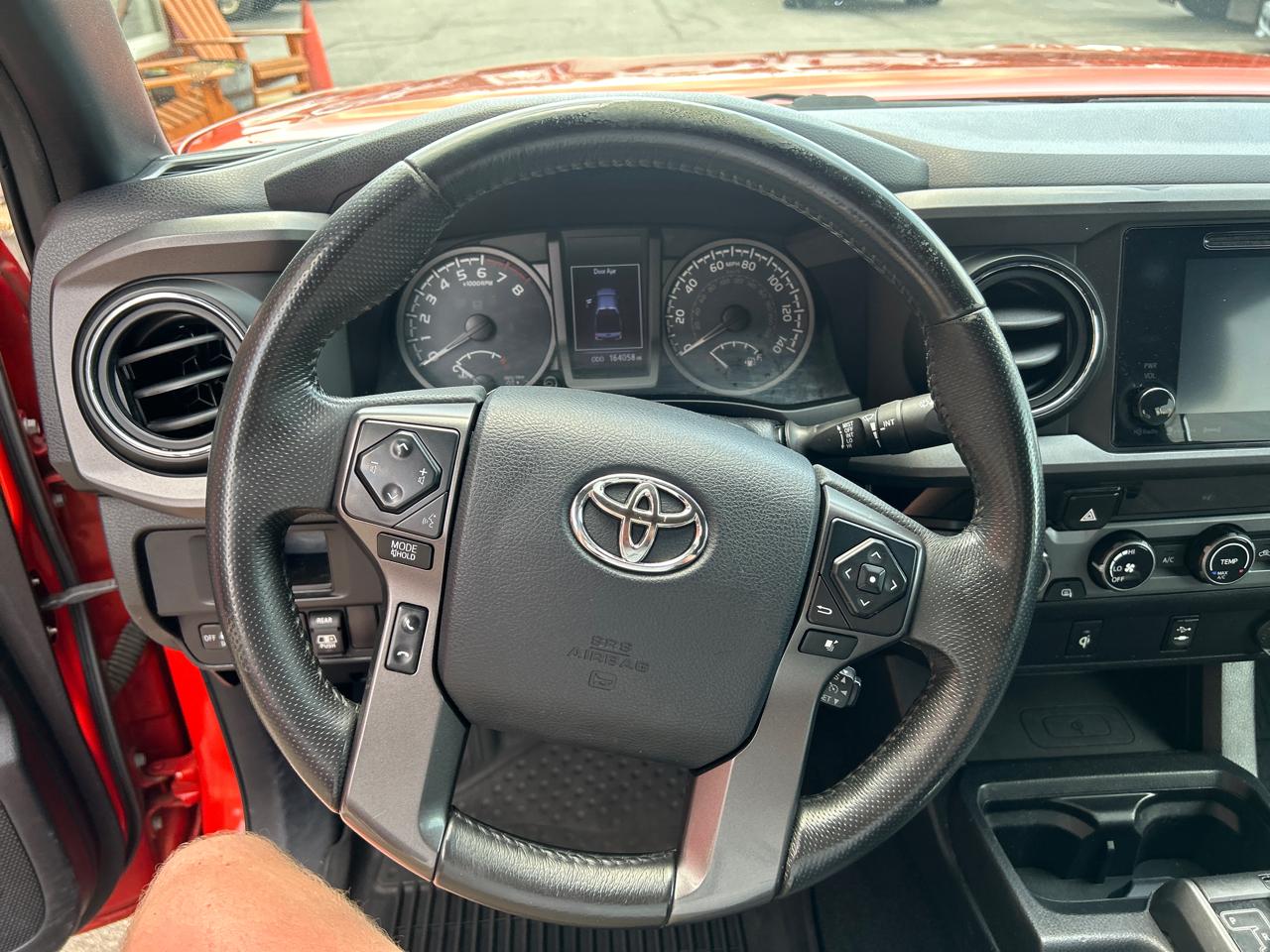 Toyota Tacoma 4WD Double Cab LB V6 AT TRD Off Road (Natl) 2017