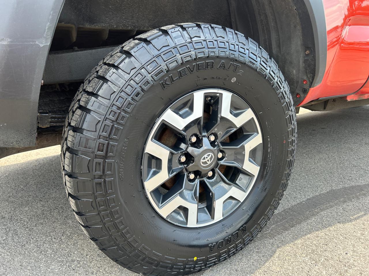 Toyota Tacoma 4WD Double Cab LB V6 AT TRD Off Road (Natl) 2017