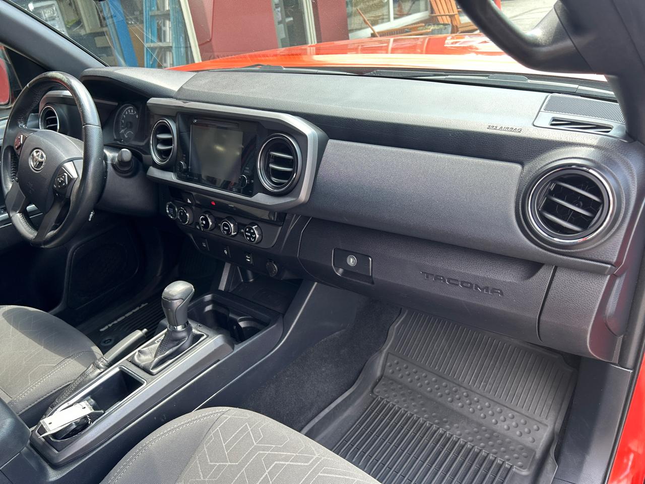 Toyota Tacoma 4WD Double Cab LB V6 AT TRD Off Road (Natl) 2017