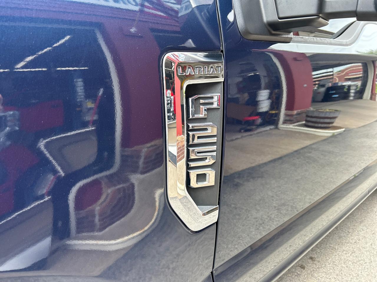 Ford Super Duty F-250 SRW Lariat 4WD Crew Cab 6.75' Box 2017