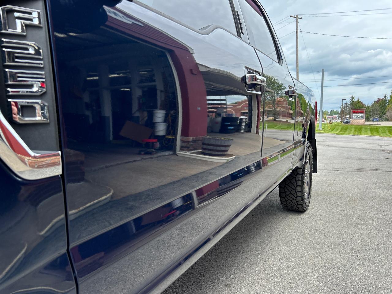 Ford Super Duty F-250 SRW Lariat 4WD Crew Cab 6.75' Box 2017
