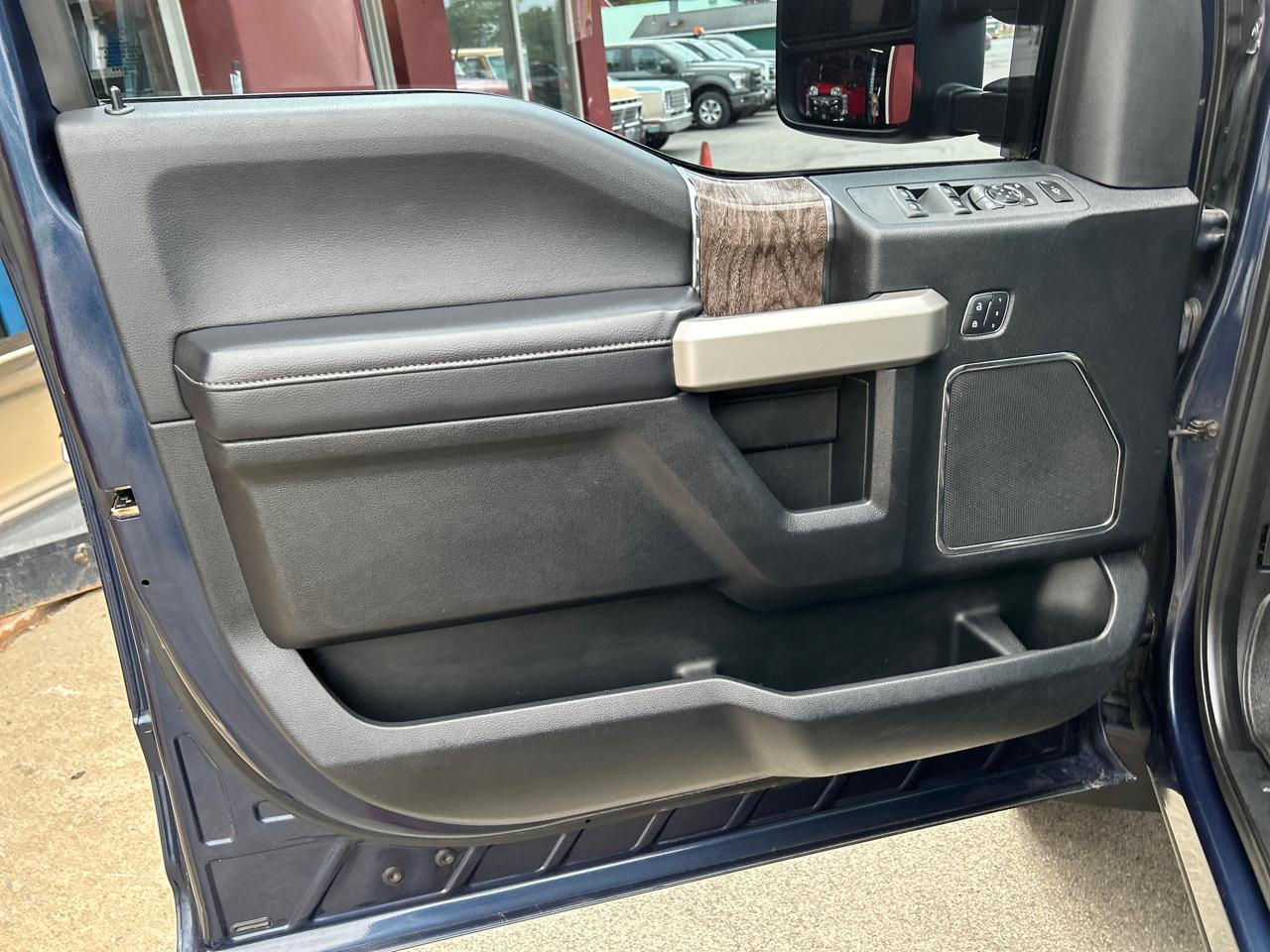 Ford Super Duty F-250 SRW Lariat 4WD Crew Cab 6.75' Box 2017