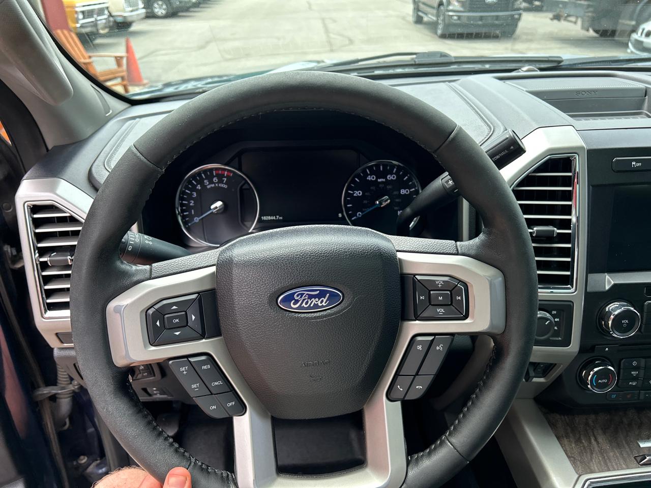 Ford Super Duty F-250 SRW Lariat 4WD Crew Cab 6.75' Box 2017