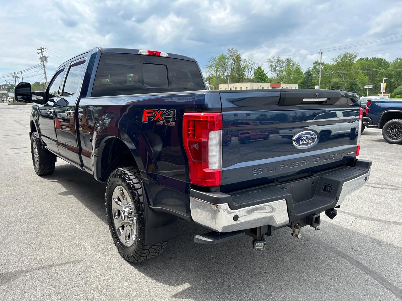 Ford Super Duty F-250 SRW Lariat 4WD Crew Cab 6.75' Box 2017