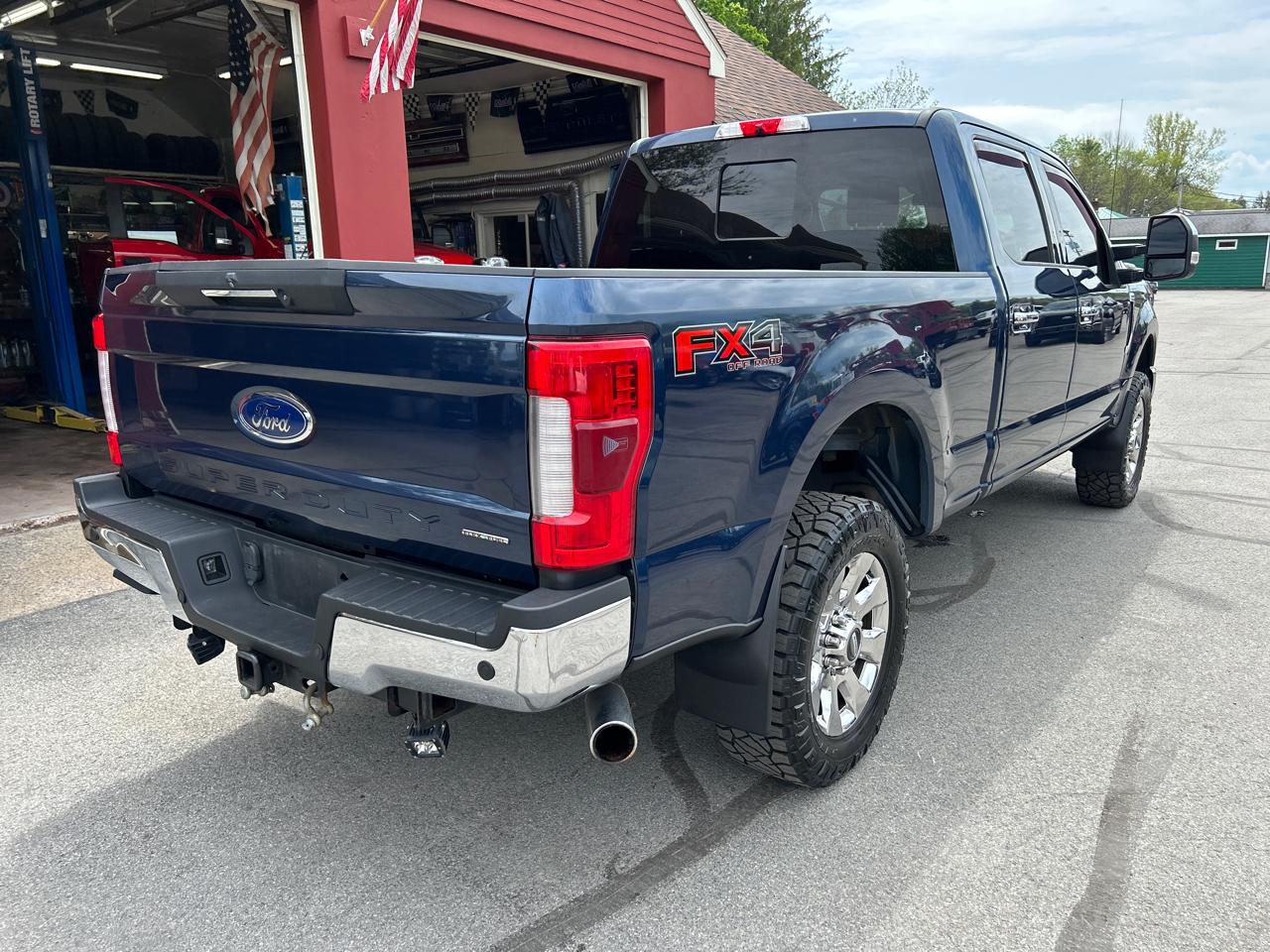 Ford Super Duty F-250 SRW Lariat 4WD Crew Cab 6.75' Box 2017