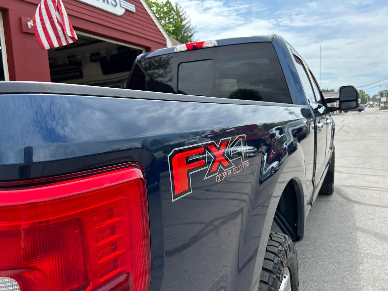 Ford Super Duty F-250 SRW Lariat 4WD Crew Cab 6.75' Box 2017