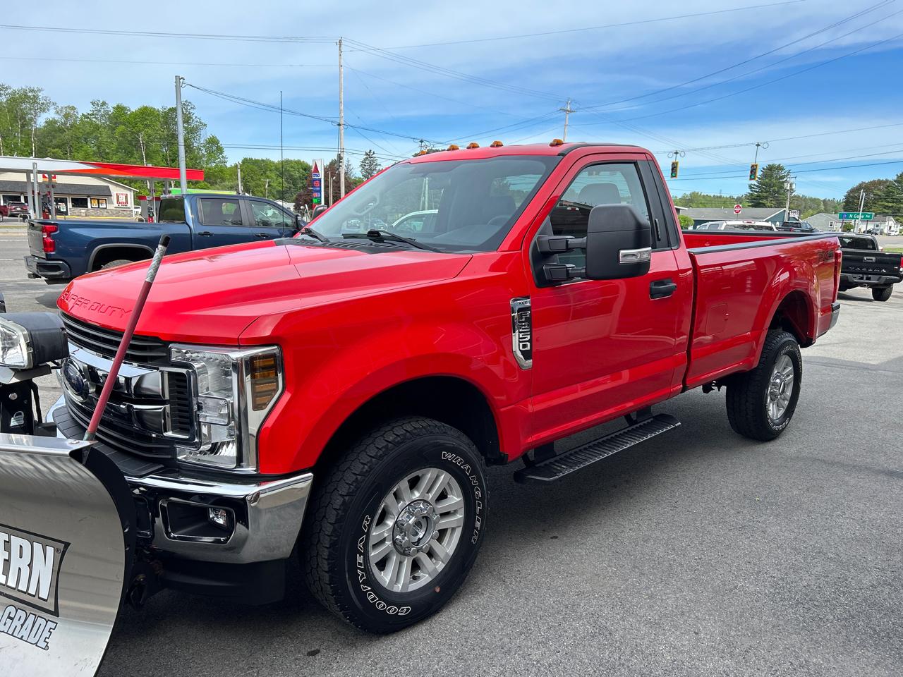 Ford Super Duty F-250 SRW XLT 4WD Reg Cab 8' Box 2019
