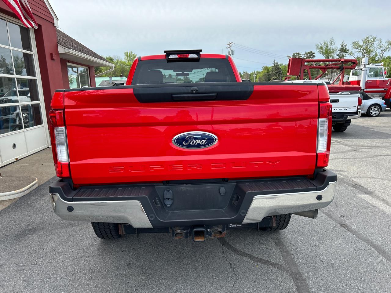 Ford Super Duty F-250 SRW XLT 4WD Reg Cab 8' Box 2019