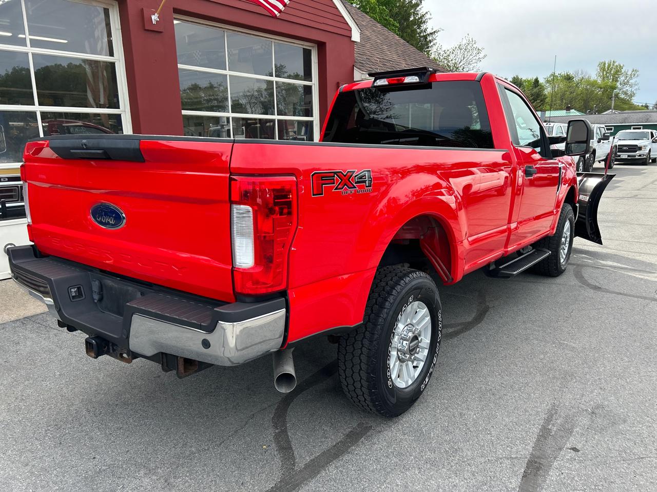 Ford Super Duty F-250 SRW XLT 4WD Reg Cab 8' Box 2019