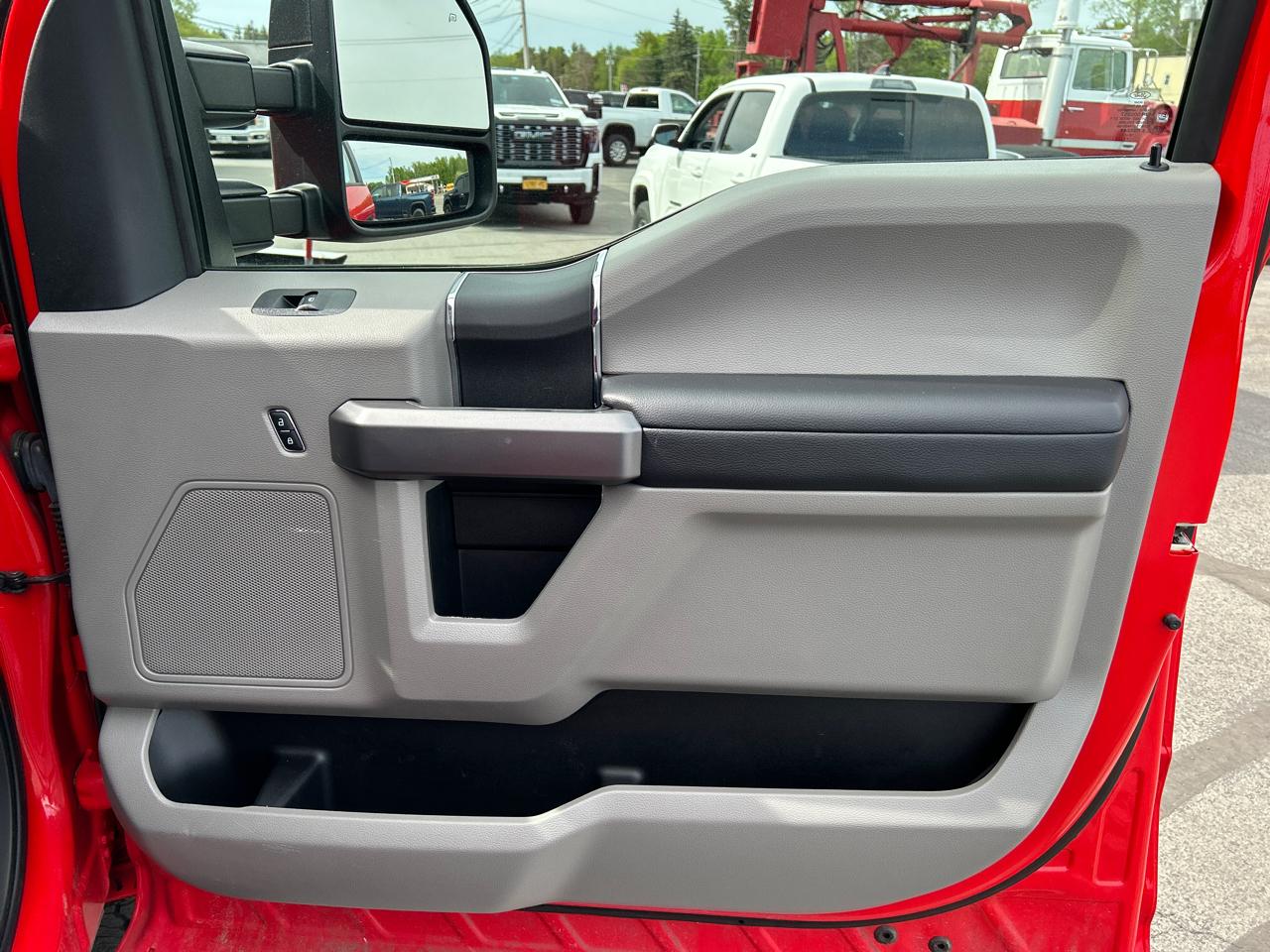 Ford Super Duty F-250 SRW XLT 4WD Reg Cab 8' Box 2019