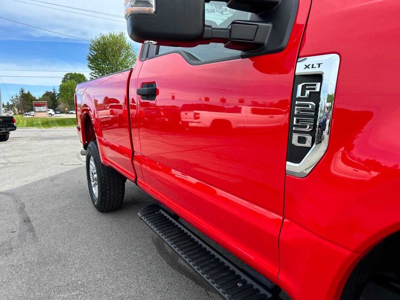 Ford Super Duty F-250 SRW XLT 4WD Reg Cab 8' Box 2019