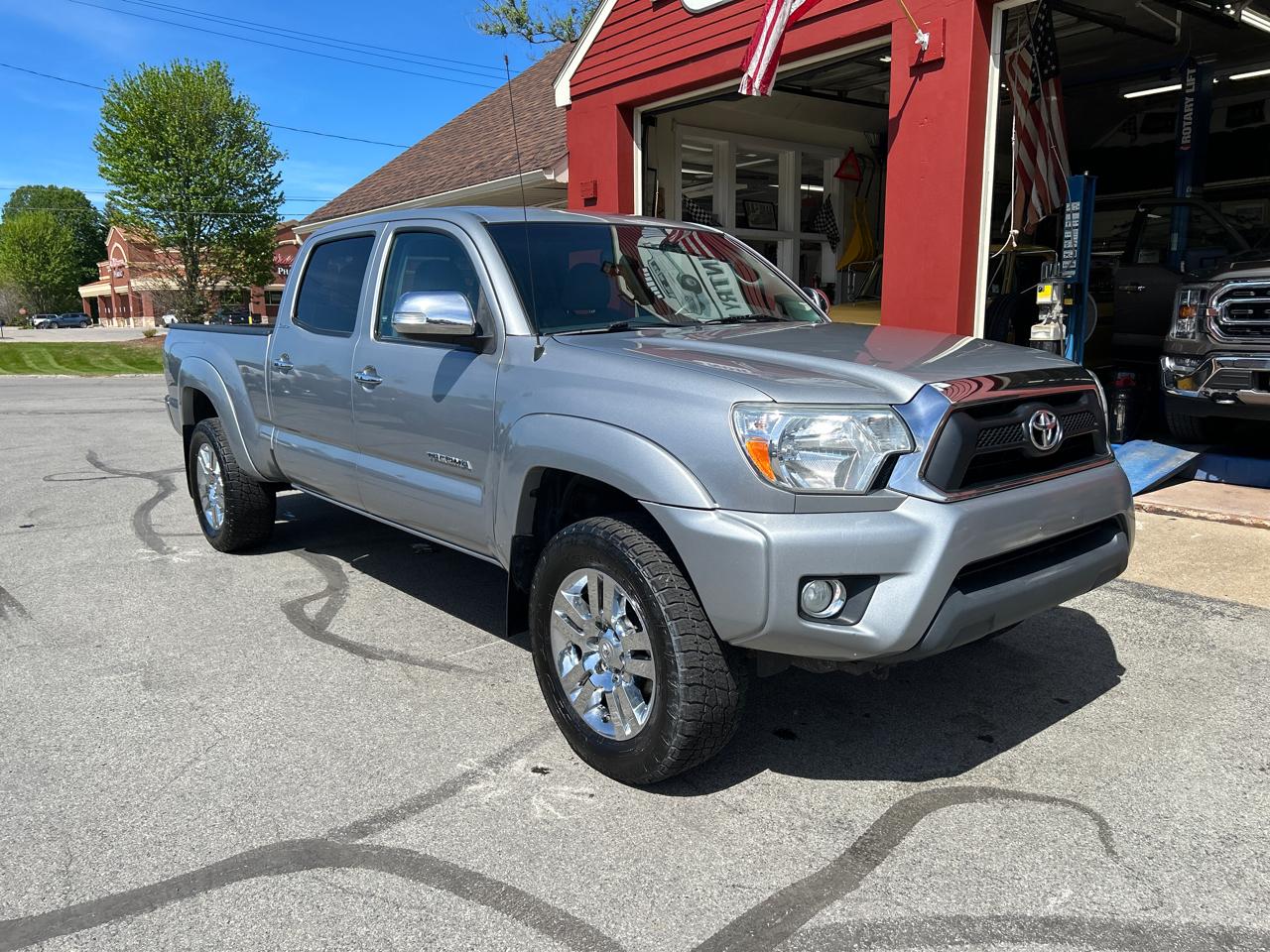 Toyota Tacoma Limited Double Cab 4WD V6 2015