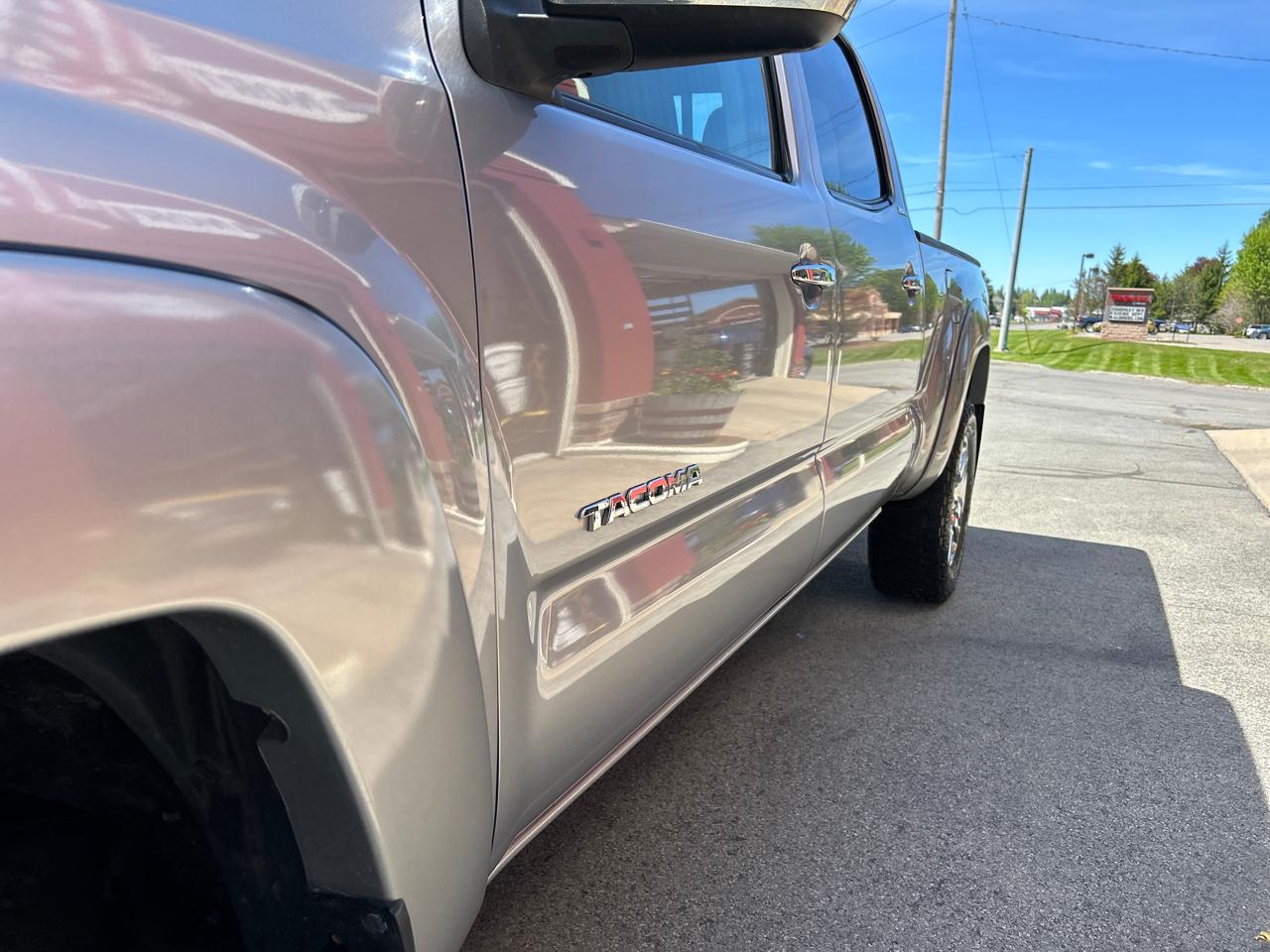 Toyota Tacoma Limited Double Cab 4WD V6 2015