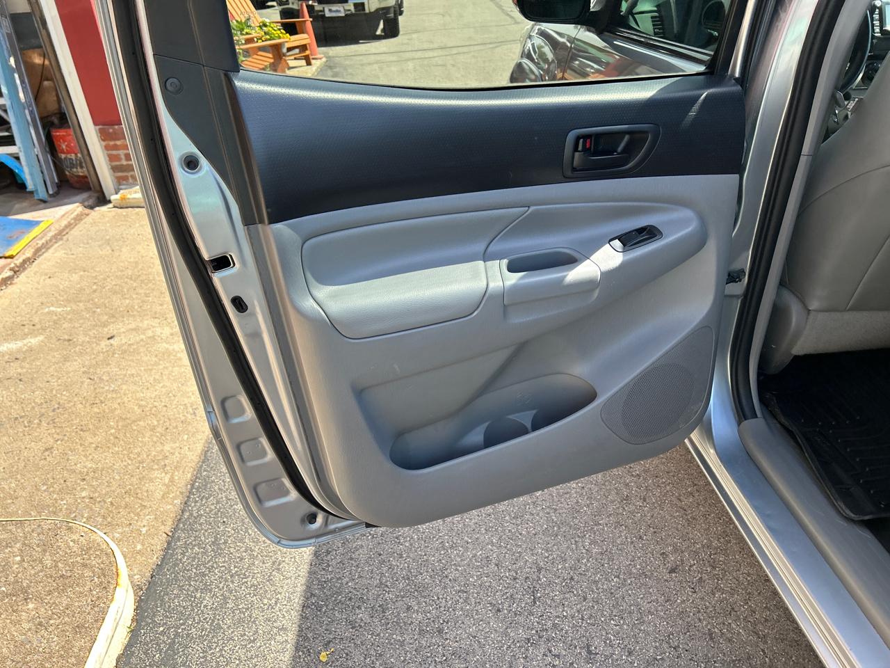 Toyota Tacoma Limited Double Cab 4WD V6 2015