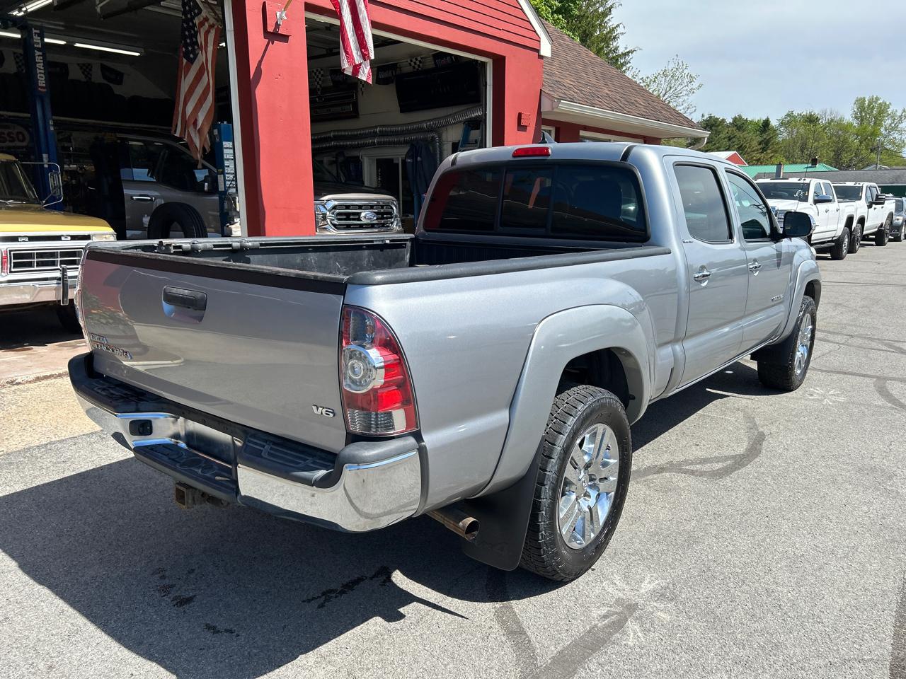 Toyota Tacoma Limited Double Cab 4WD V6 2015