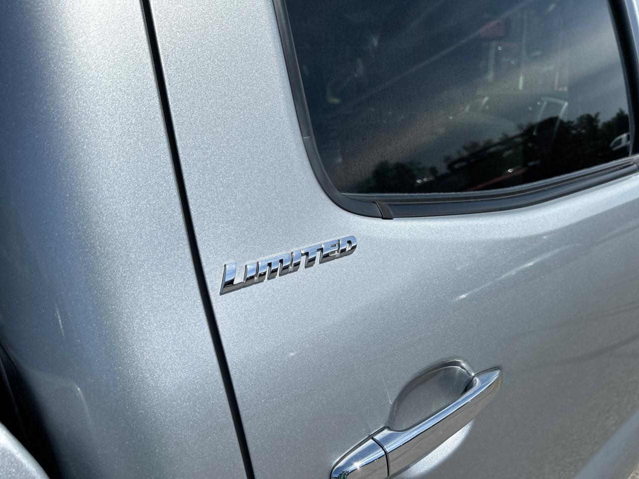 Toyota Tacoma Limited Double Cab 4WD V6 2015