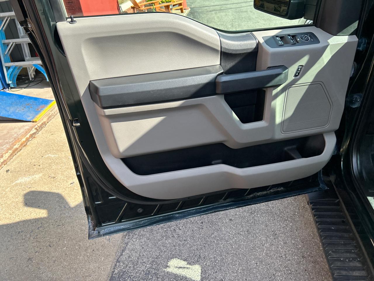 Ford F-150 4WD SuperCrew 139" XL 2016