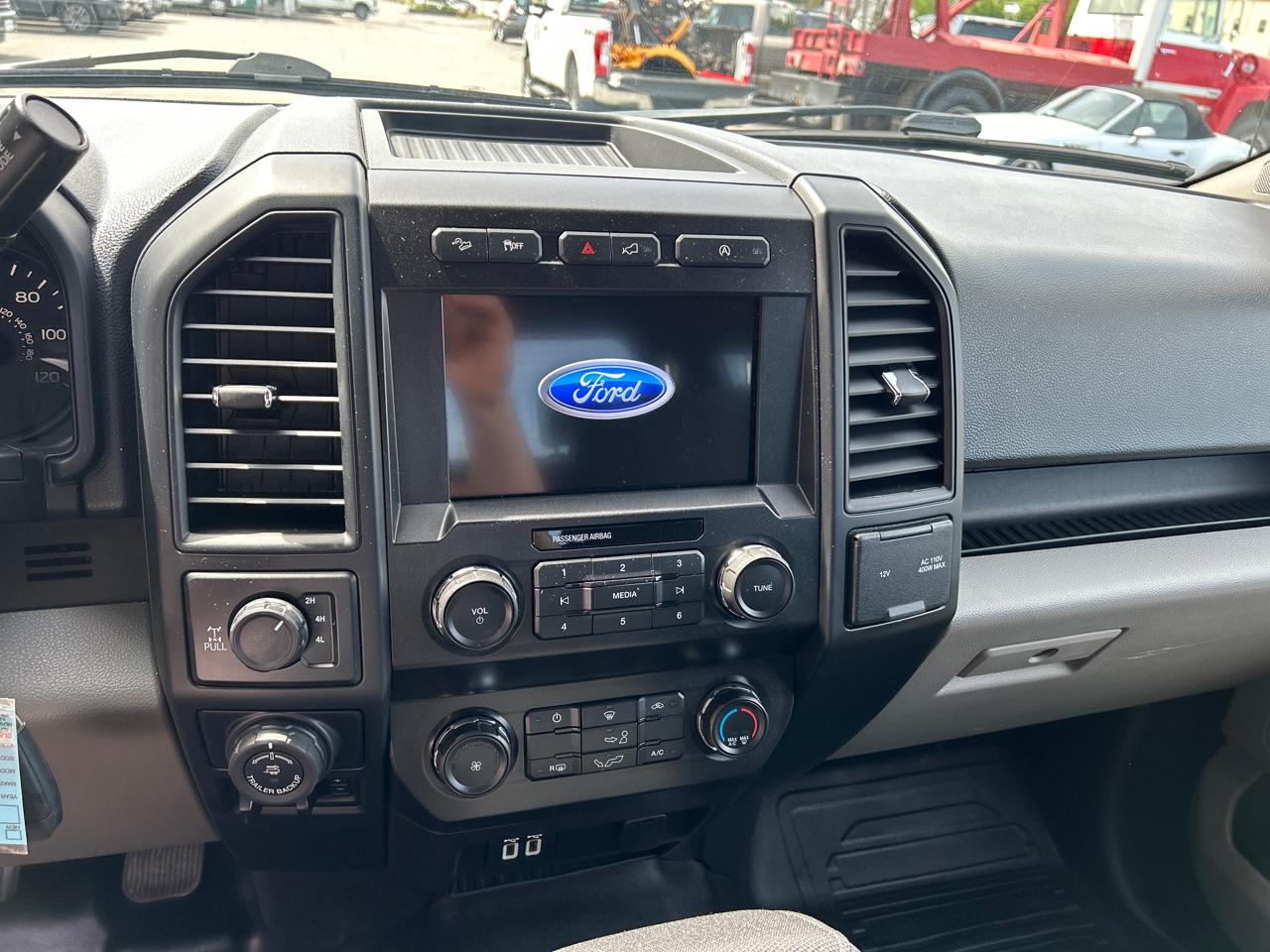Ford F-150 4WD SuperCrew 145" STX 2019