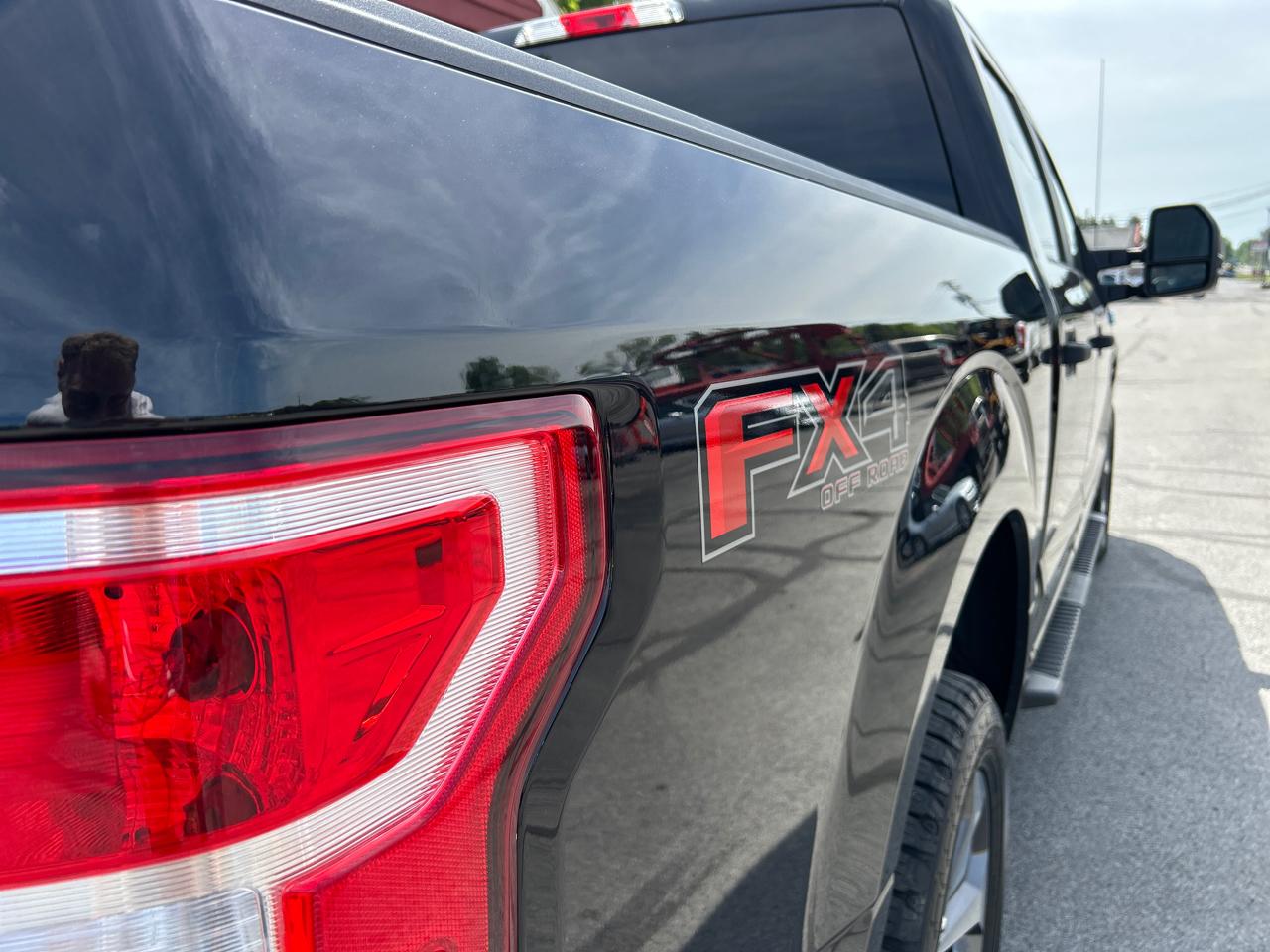 Ford F-150 4WD SuperCrew 145" STX 2019