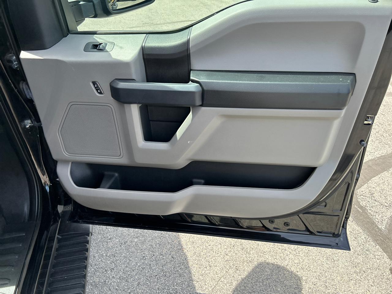Ford F-150 4WD SuperCrew 145" STX 2019