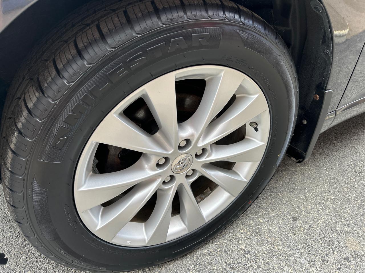 Toyota Venza 4dr Wgn I4 AWD XLE (Natl) 2013
