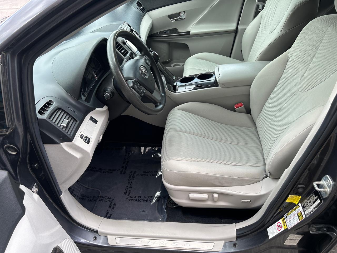 Toyota Venza 4dr Wgn I4 AWD XLE (Natl) 2013