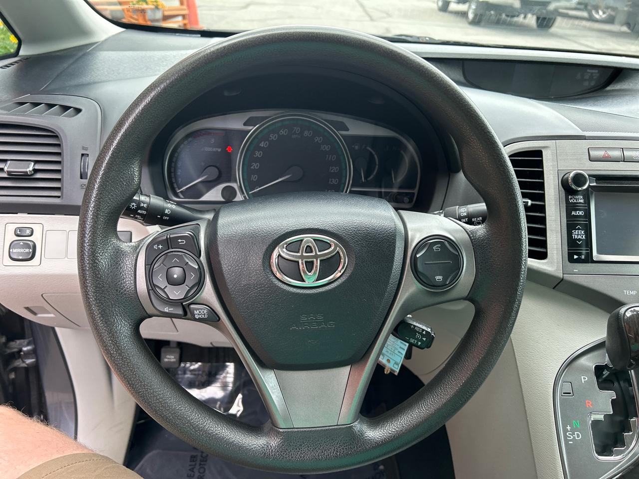 Toyota Venza 4dr Wgn I4 AWD XLE (Natl) 2013