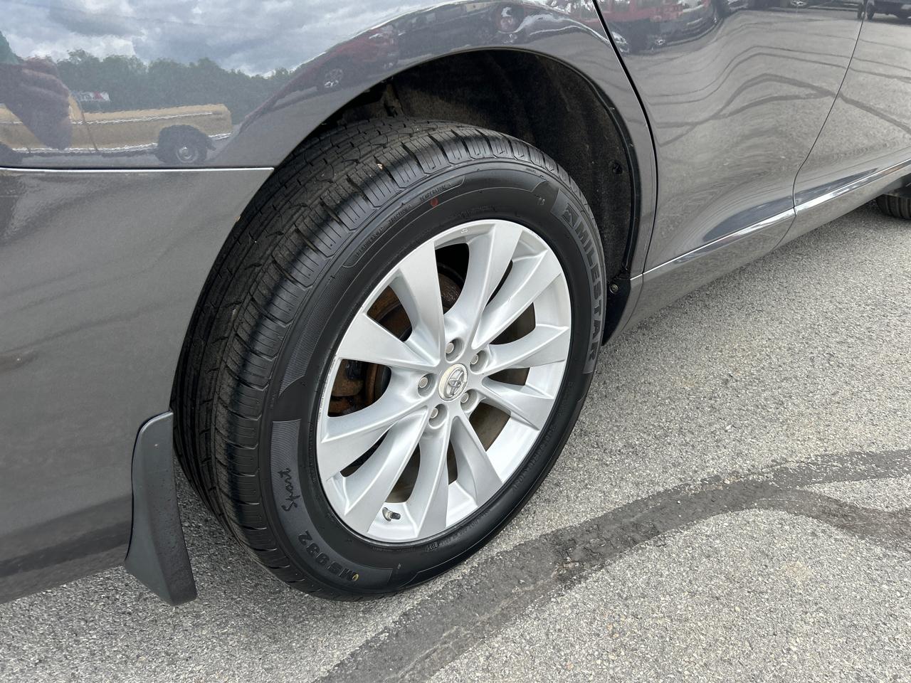 Toyota Venza 4dr Wgn I4 AWD XLE (Natl) 2013