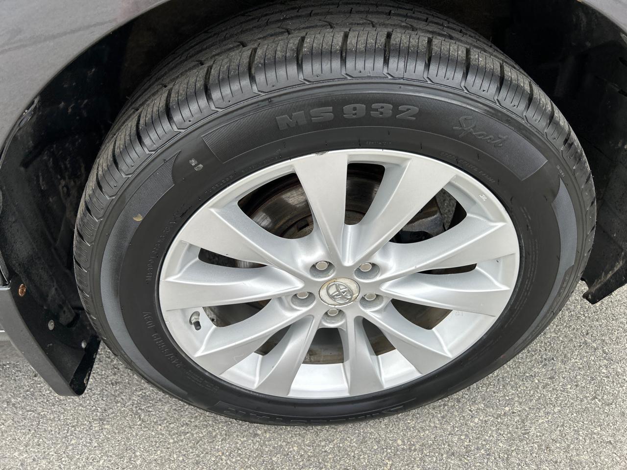 Toyota Venza 4dr Wgn I4 AWD XLE (Natl) 2013