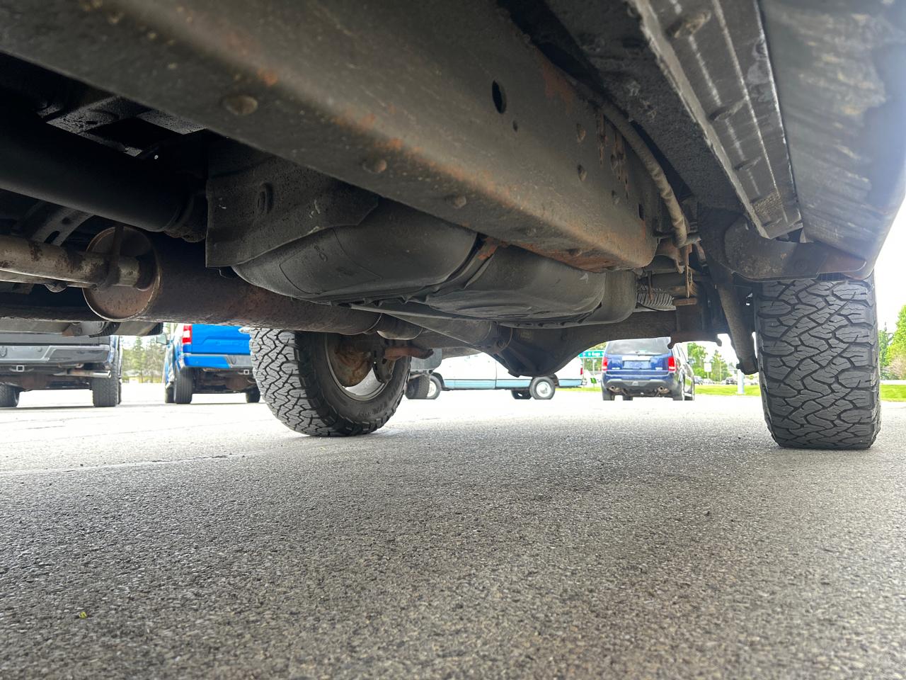 Toyota Tundra 4WD Truck CrewMax 5.7L V8 6-Spd AT (Natl) 2010