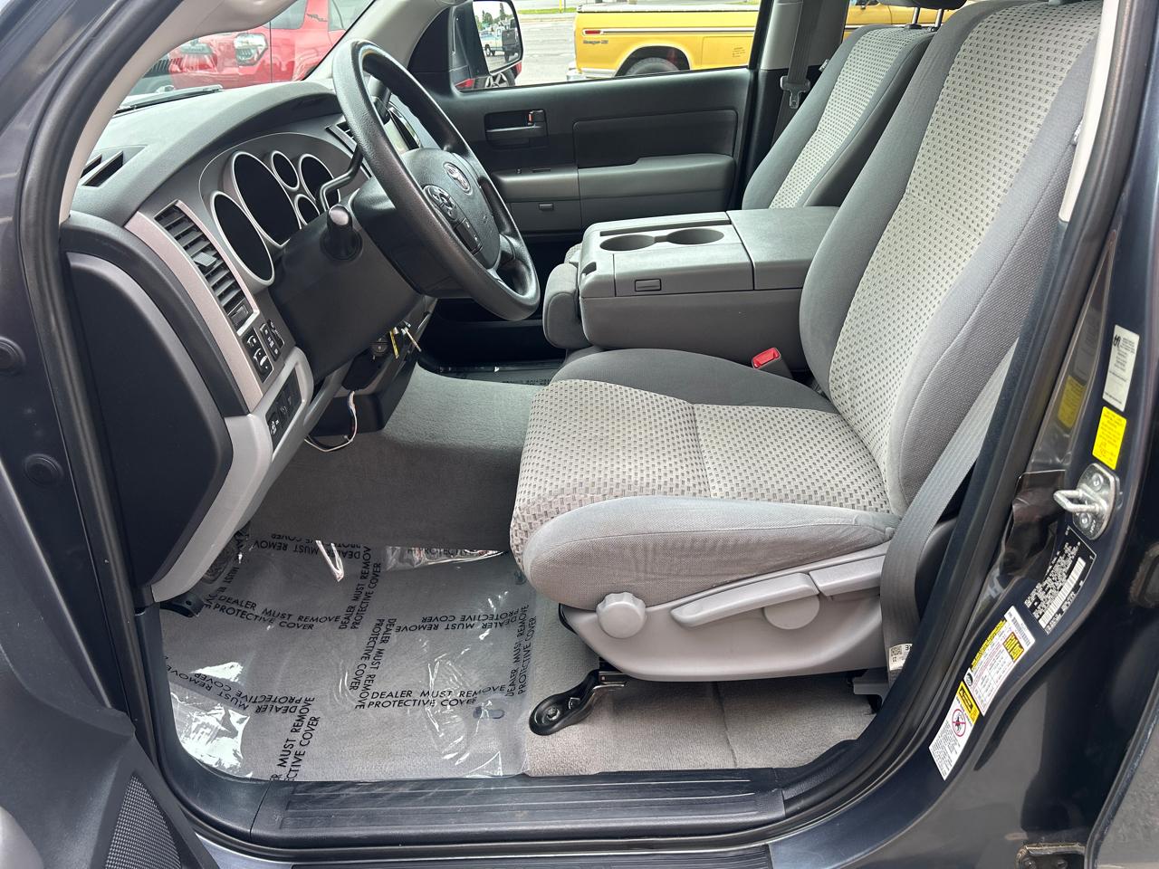Toyota Tundra 4WD Truck CrewMax 5.7L V8 6-Spd AT (Natl) 2010