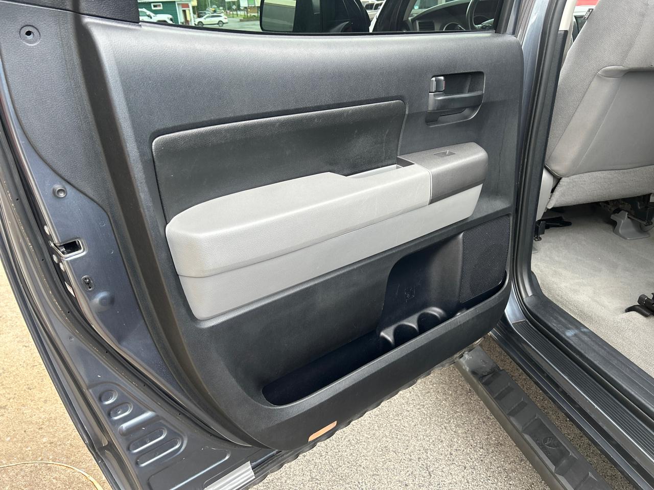Toyota Tundra 4WD Truck CrewMax 5.7L V8 6-Spd AT (Natl) 2010