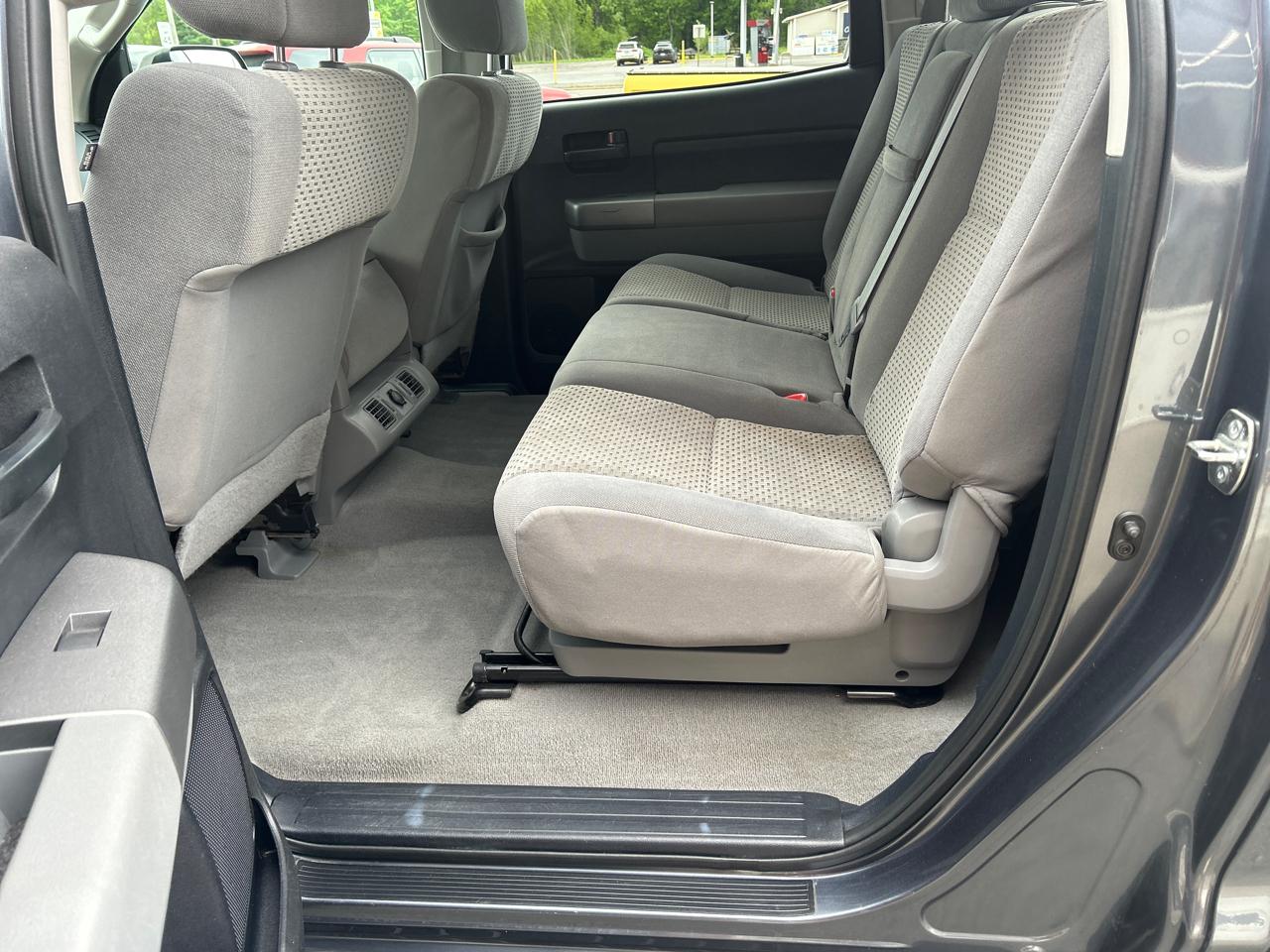 Toyota Tundra 4WD Truck CrewMax 5.7L V8 6-Spd AT (Natl) 2010
