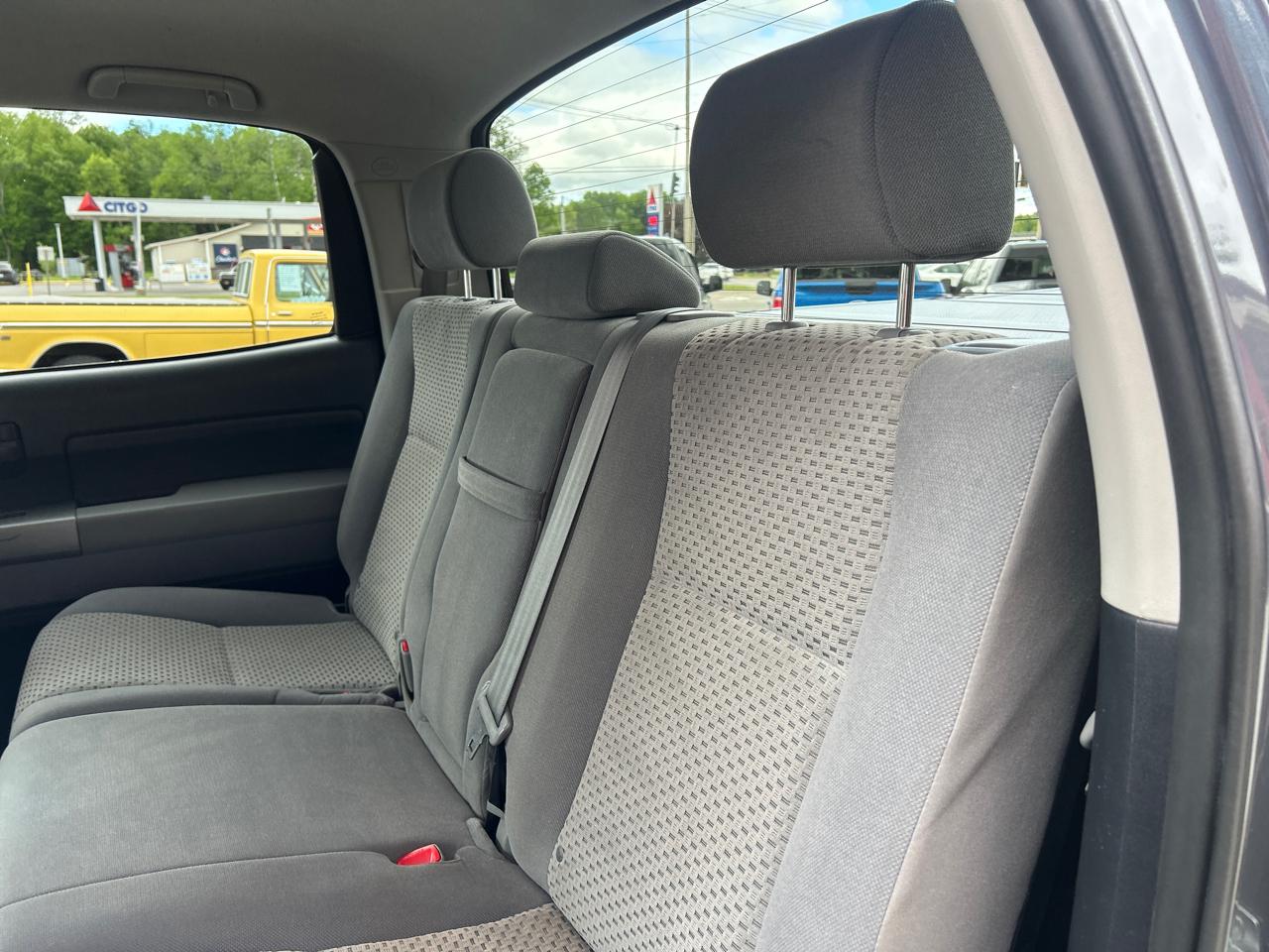 Toyota Tundra 4WD Truck CrewMax 5.7L V8 6-Spd AT (Natl) 2010