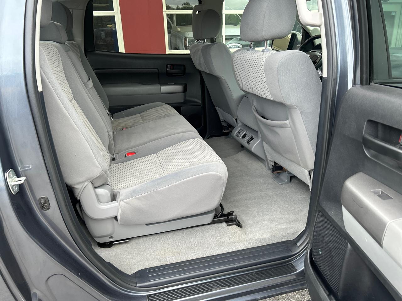 Toyota Tundra 4WD Truck CrewMax 5.7L V8 6-Spd AT (Natl) 2010