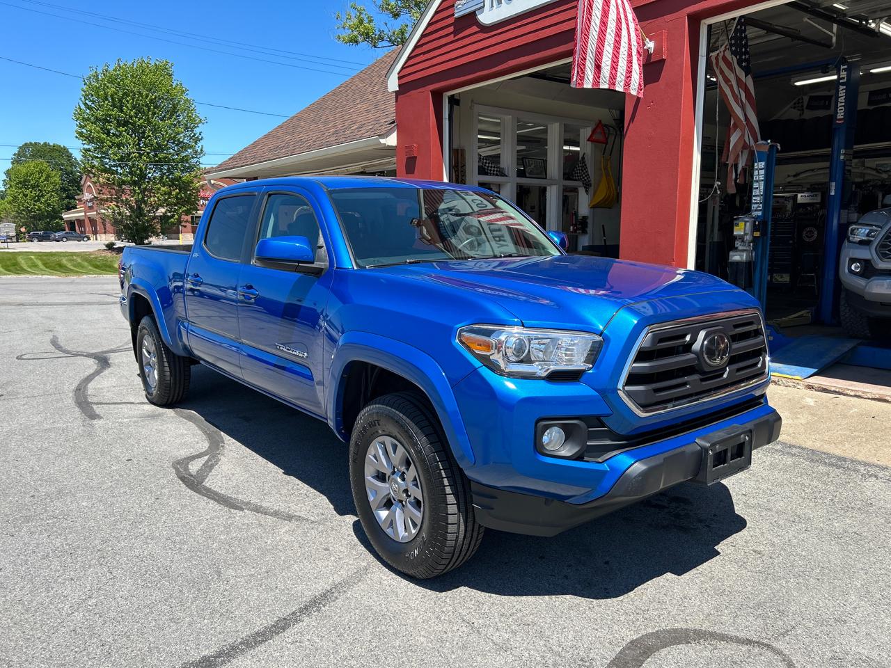 Toyota Tacoma 4WD Double Cab V6 AT (Natl) 2018