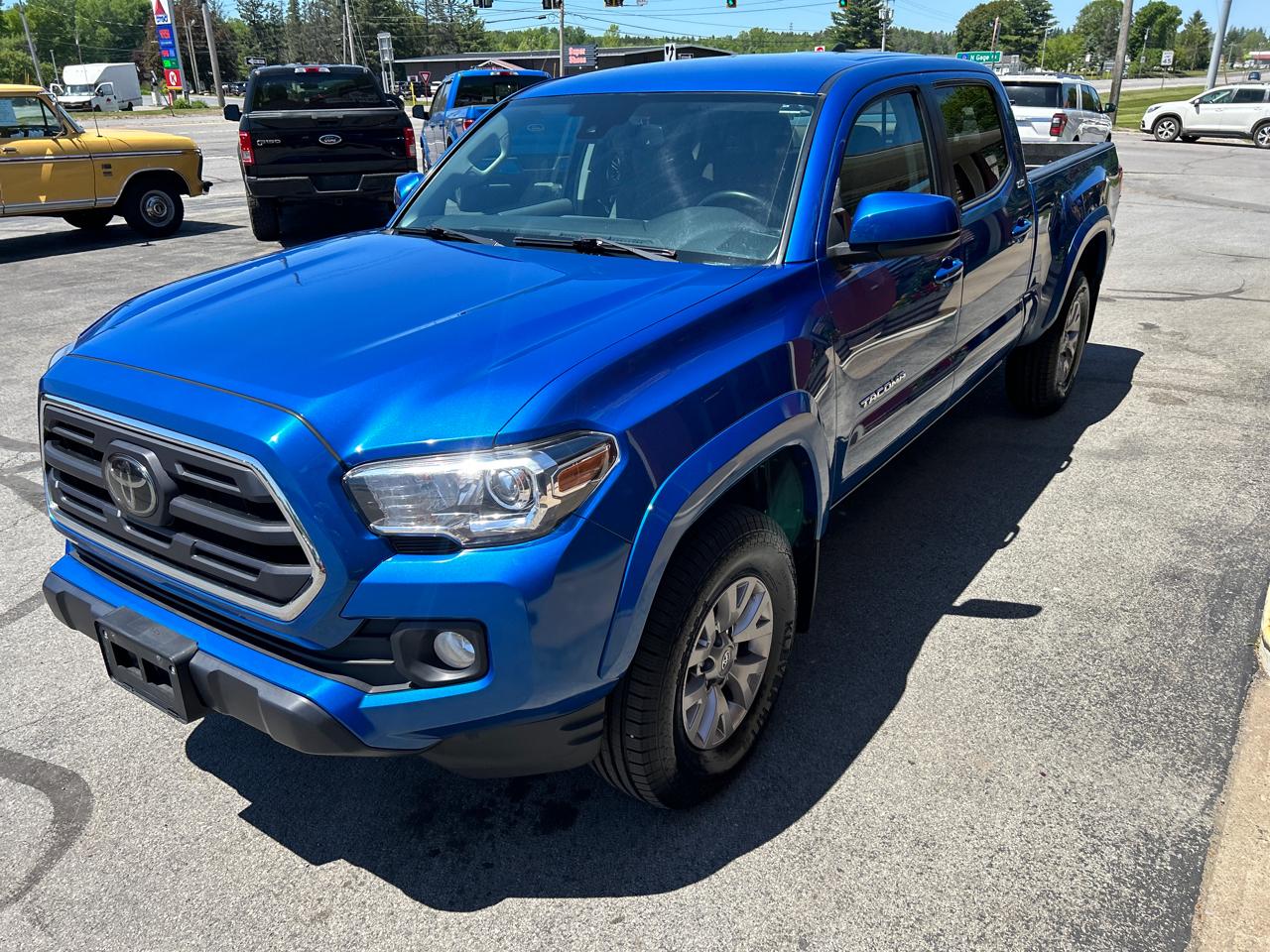 Toyota Tacoma 4WD Double Cab V6 AT (Natl) 2018