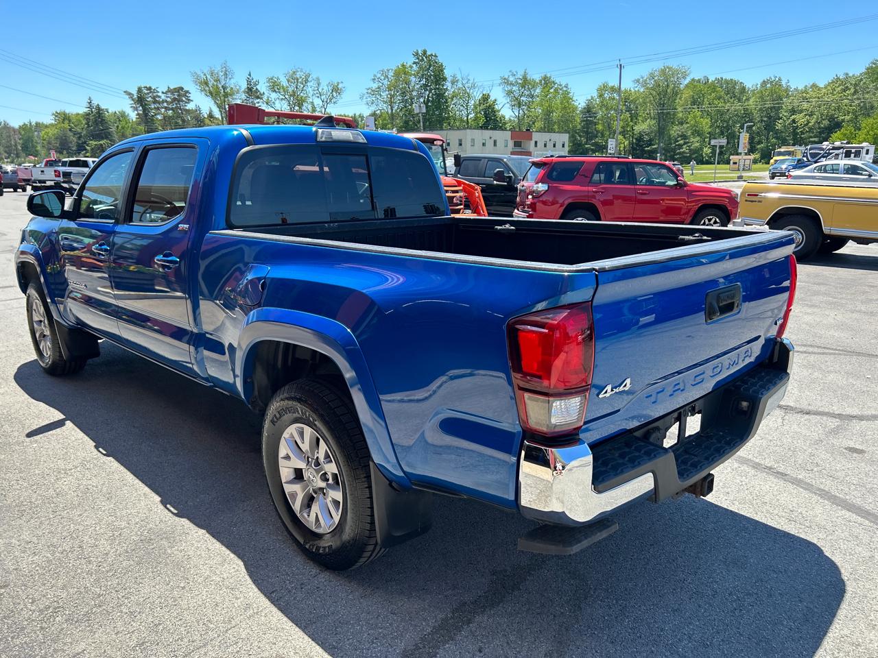 Toyota Tacoma 4WD Double Cab V6 AT (Natl) 2018