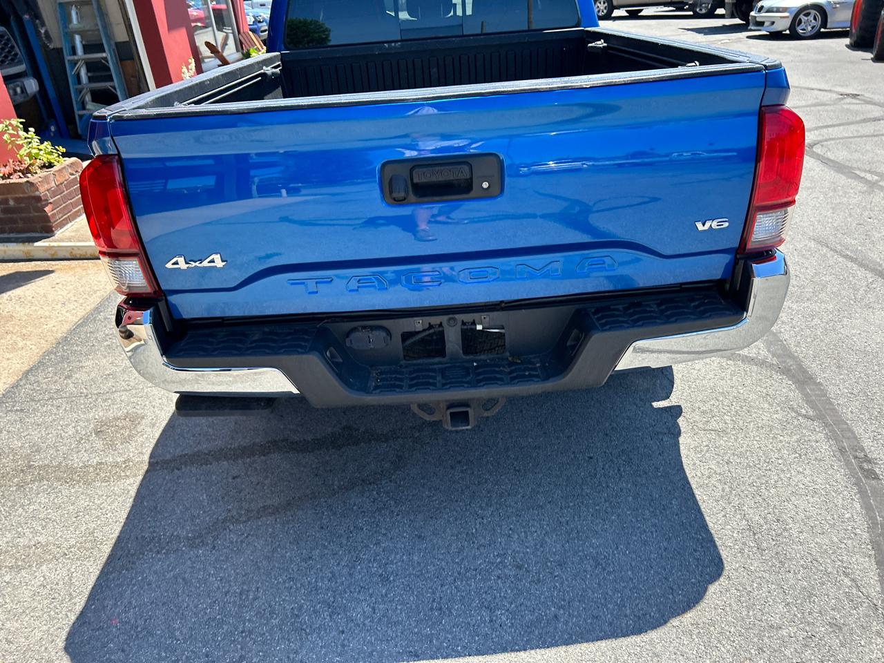 Toyota Tacoma 4WD Double Cab V6 AT (Natl) 2018