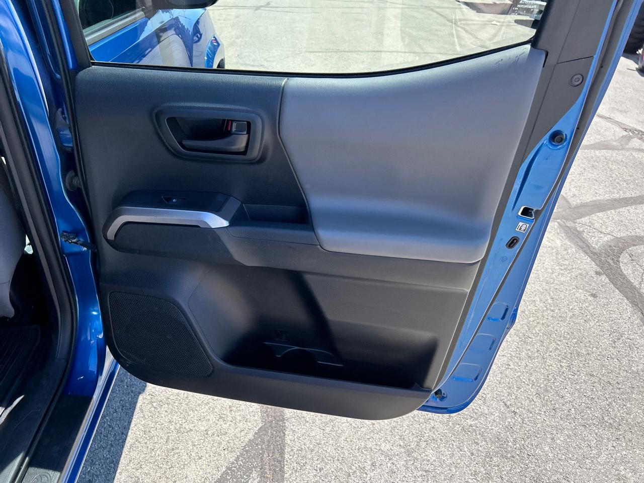 Toyota Tacoma 4WD Double Cab V6 AT (Natl) 2018
