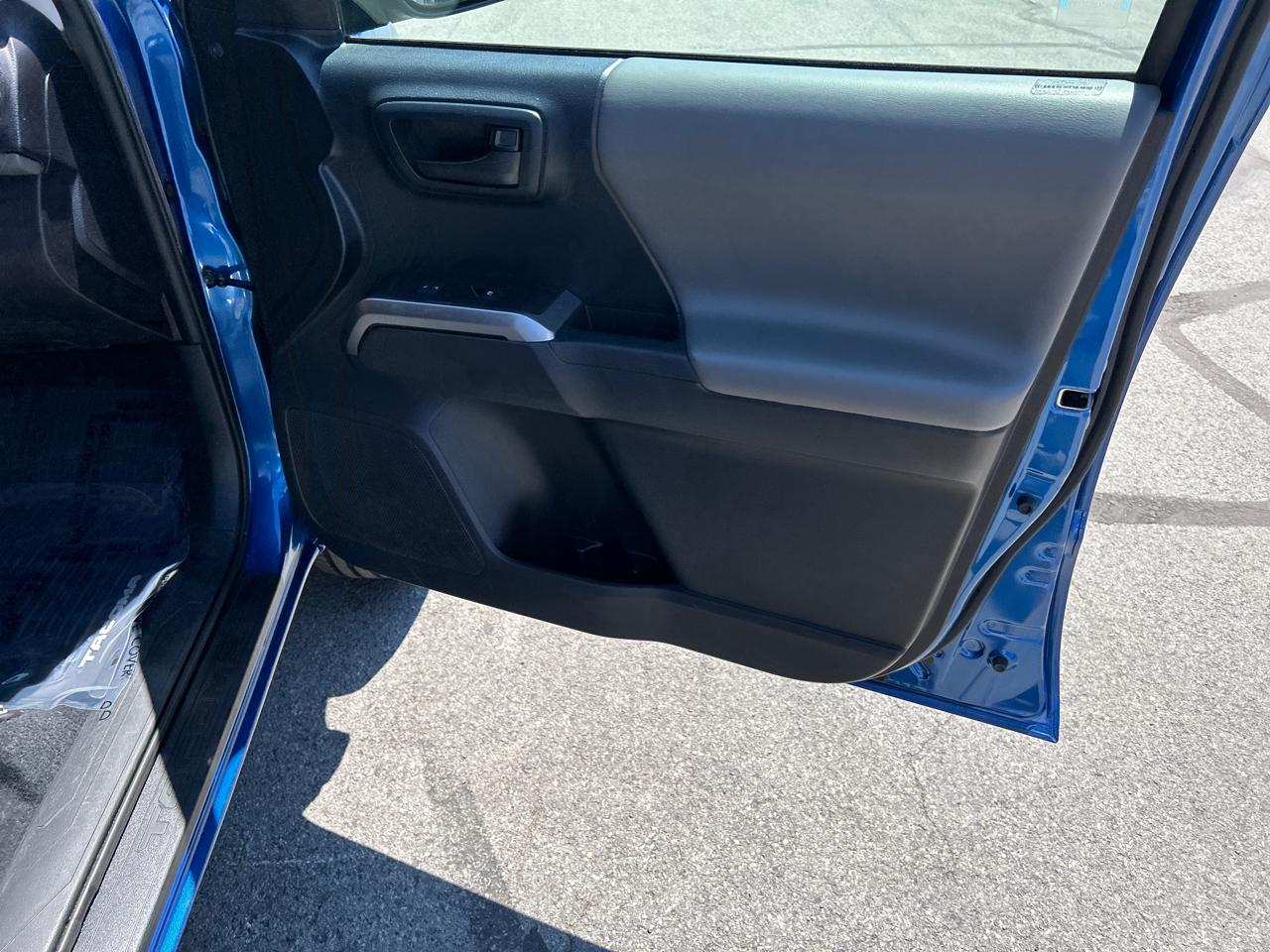 Toyota Tacoma 4WD Double Cab V6 AT (Natl) 2018